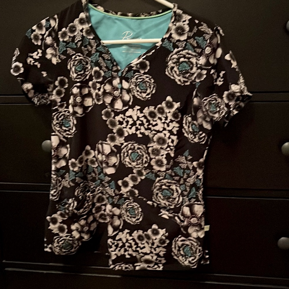Healing Hands Premiere XS lightweight floral/butterflies scrub top